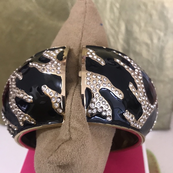 Never worn black enamel with gold bracelet - Picture 2 of 3